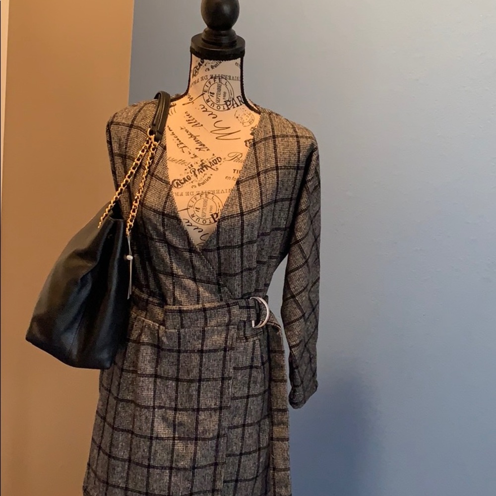 Dress - Picture 1 of 7